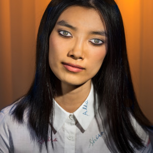 How We See/Sisi (Gold)