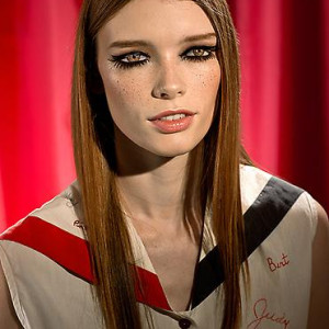 How We See/Look 1/Julia